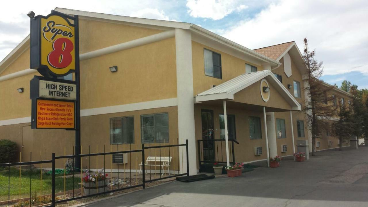 Super 8 By Wyndham Riverton Motel Exterior foto